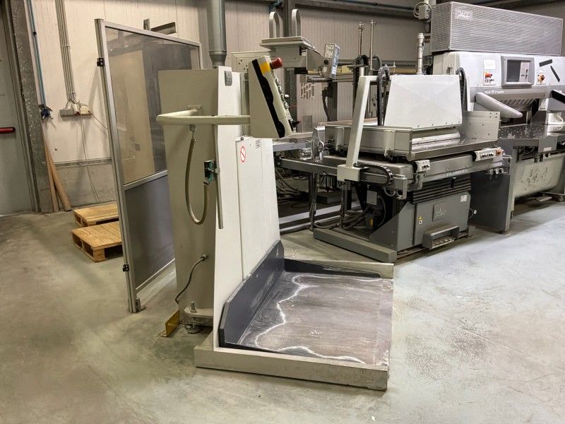 2011 Polar LW 1200-4 Hydraulic Paper Stacker