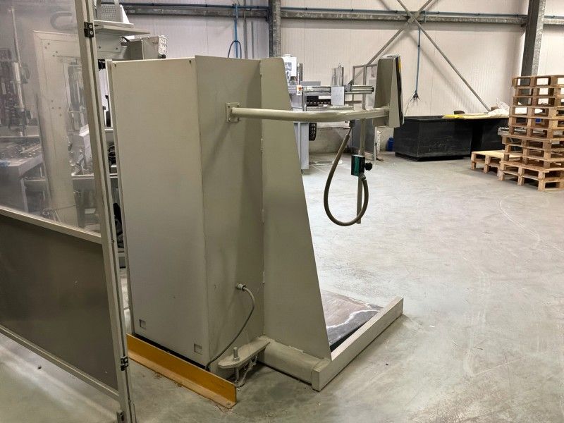 2011 Polar LW 1200-4 Hydraulic Paper Stacker