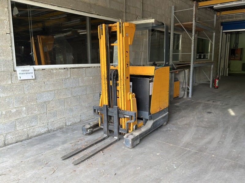 2004 Jungheinrich V10-12 Reach Truck (needs repair)