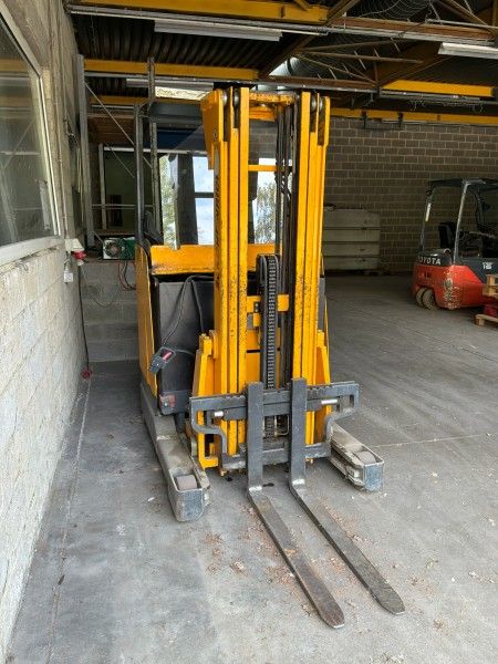 2004 Jungheinrich V10-12 Reach Truck (needs repair)