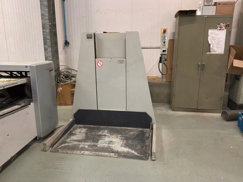 2012 Polar Paper Stack Lift