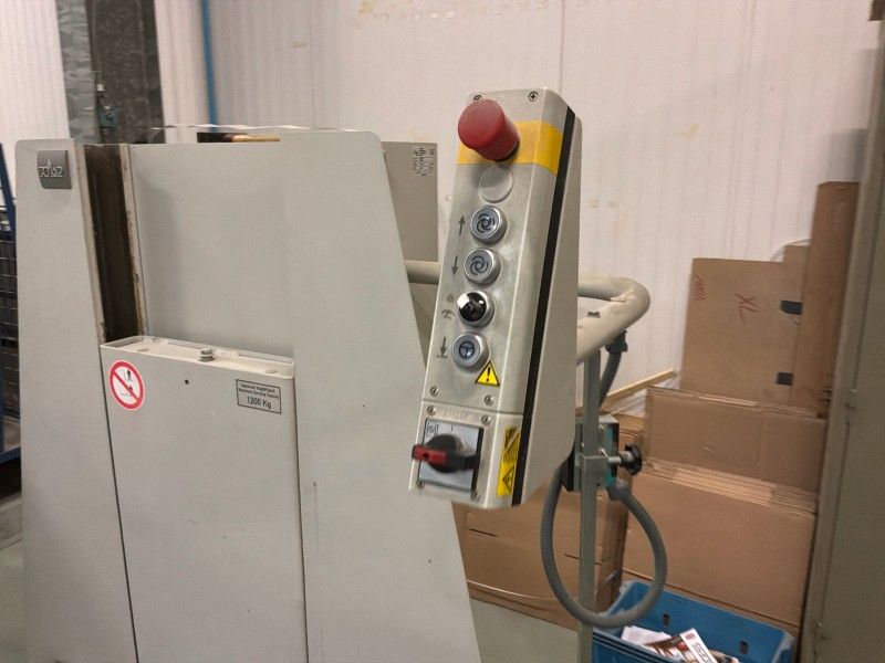 2012 Polar Paper Stack Lift