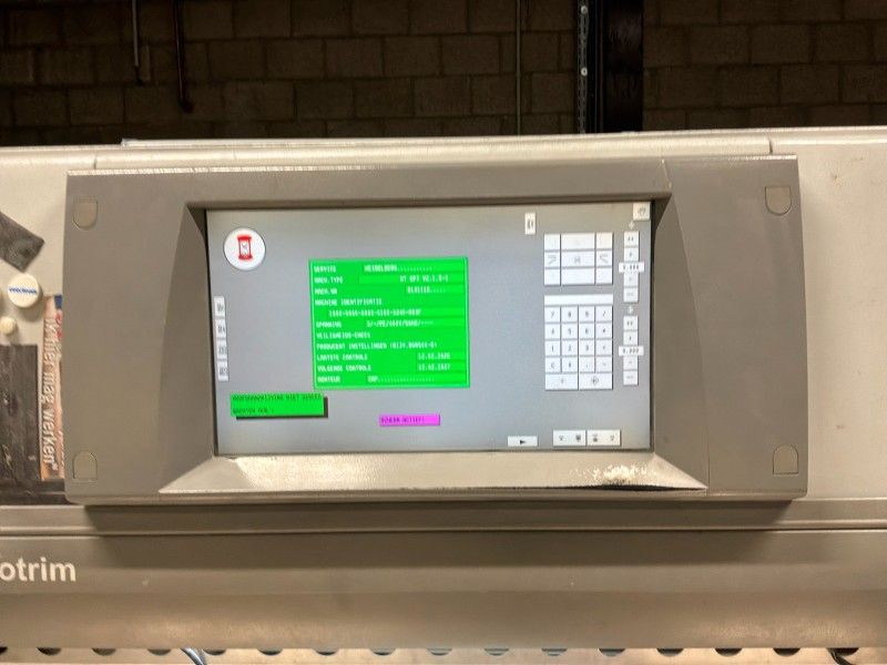 2011 Polar 137 AT XT Plus Autotrim High-Quality Cutting Machine
