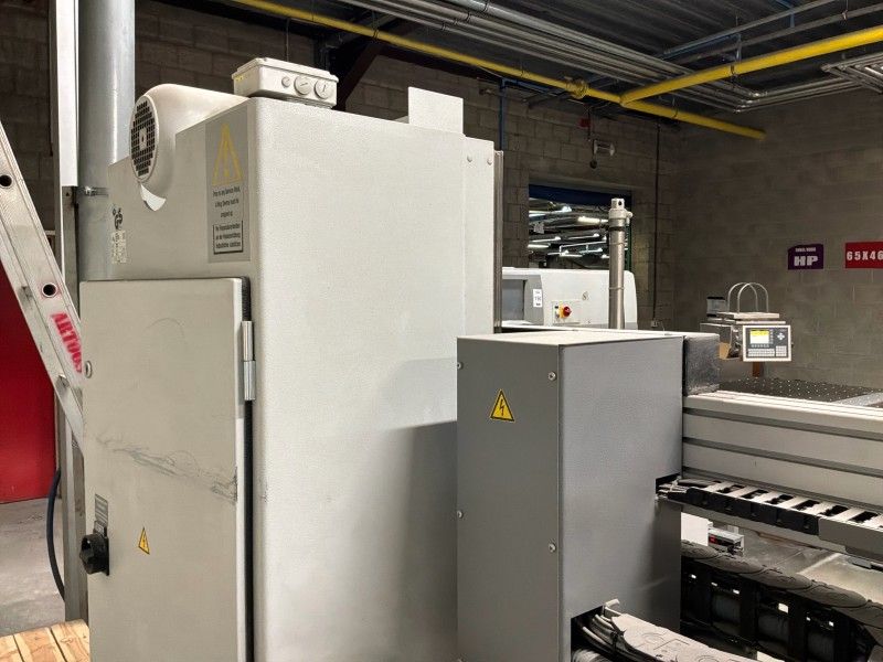 2011 Polar EL 130-4 Automatic Unloader for a Cutting Machine