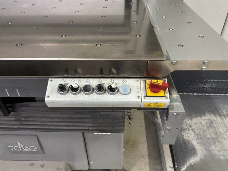 2008 Polar RAH-4 Automatic Creasing and Shaking Table
