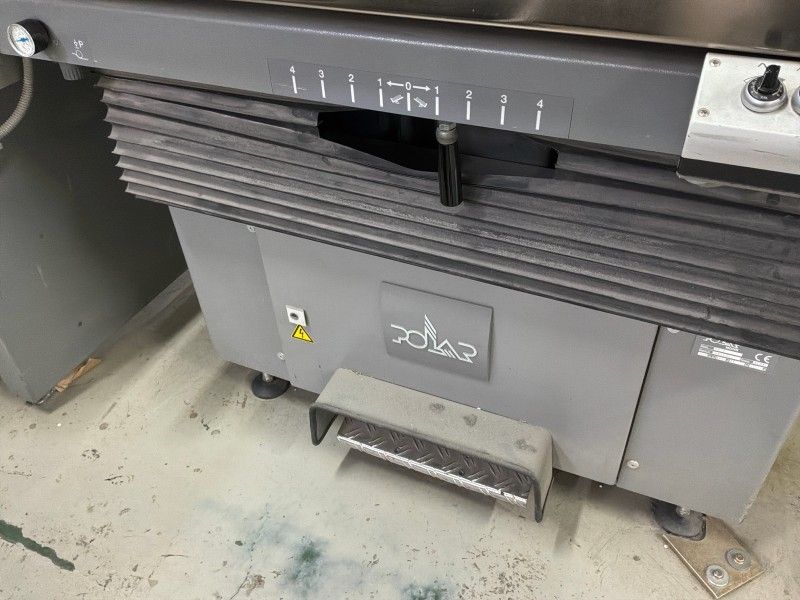2008 Polar RAH-4 Automatic Creasing and Shaking Table