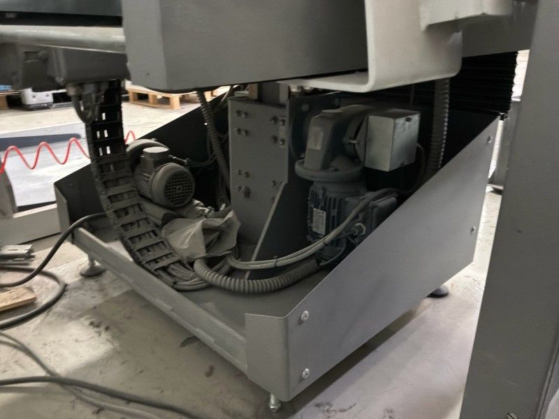 2008 Polar RAH-4 Automatic Creasing and Shaking Table
