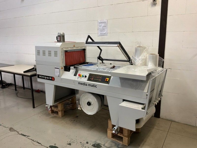 Minipack-Torre Media Matic Semi-automatische L-sealer met geïntegreerde krimptunnel