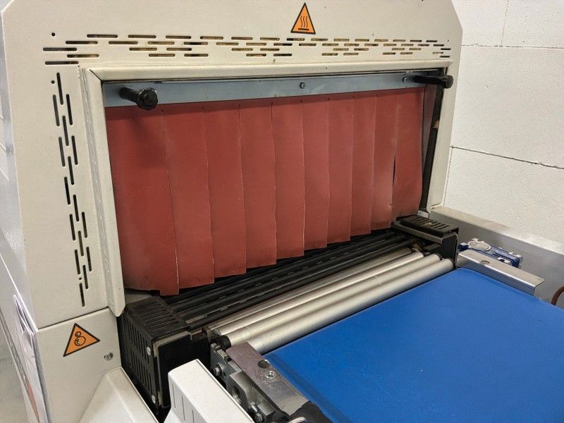 Minipack-Torre Media Matic Semi-automatische L-sealer met geïntegreerde krimptunnel