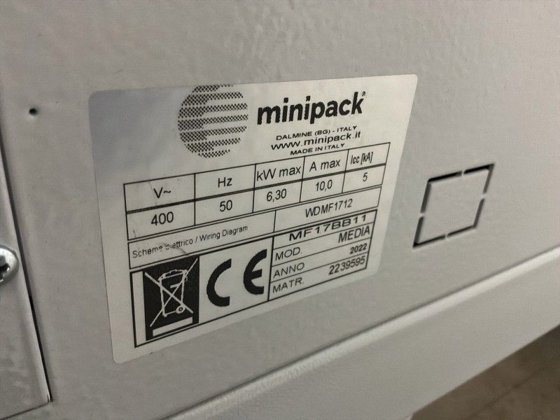 Minipack-Torre Media Matic Semi-automatische L-sealer met geïntegreerde krimptunnel