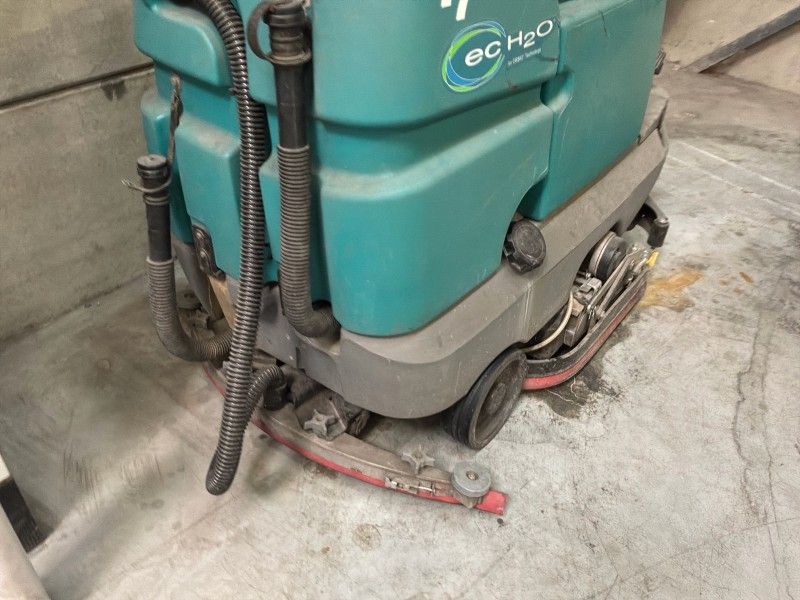 2012 Tennant T7 Floor Cleaner