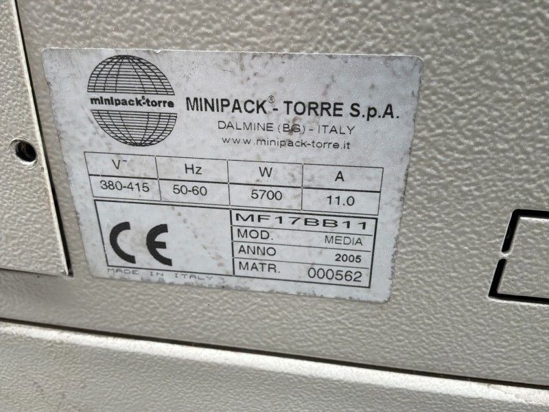 2005 Minipack-Torre Media Semi-automatic L-sealer with integrated shrink tunnel