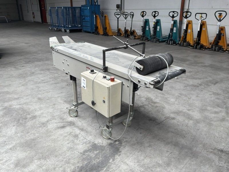 2000 Wifac WVS 00 Vibrating Conveyor