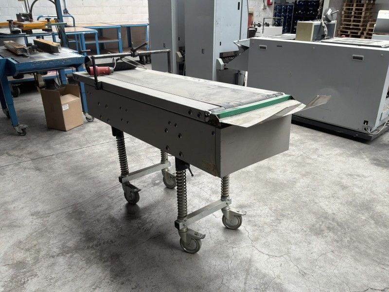 2000 Wifac WVS 00 Vibrating Conveyor