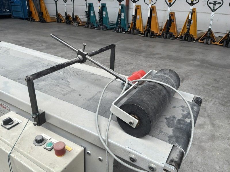 2000 Wifac WVS 00 Vibrating Conveyor