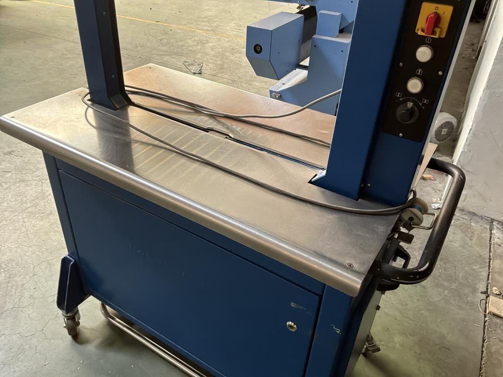 2005 Mosca RO-M-P4 Strapping Machine