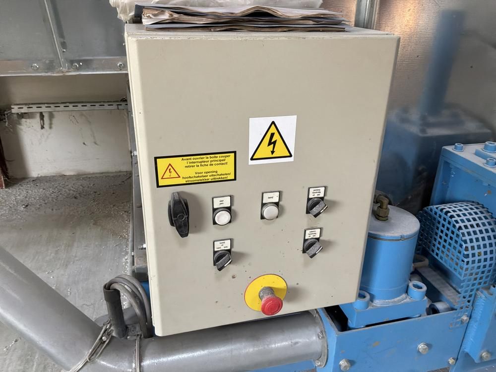 2006 Jongejans Filter Extraction System with Container Press