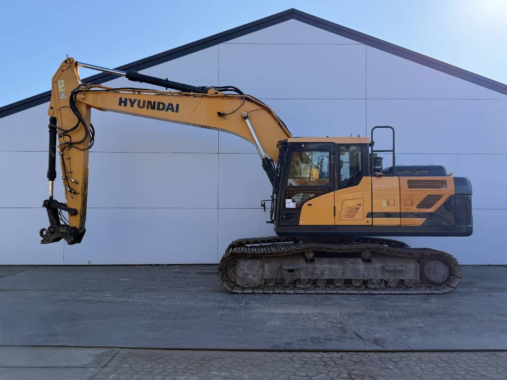 Hyundai HX220L - 360&deg; Camera / Automatic Greasing