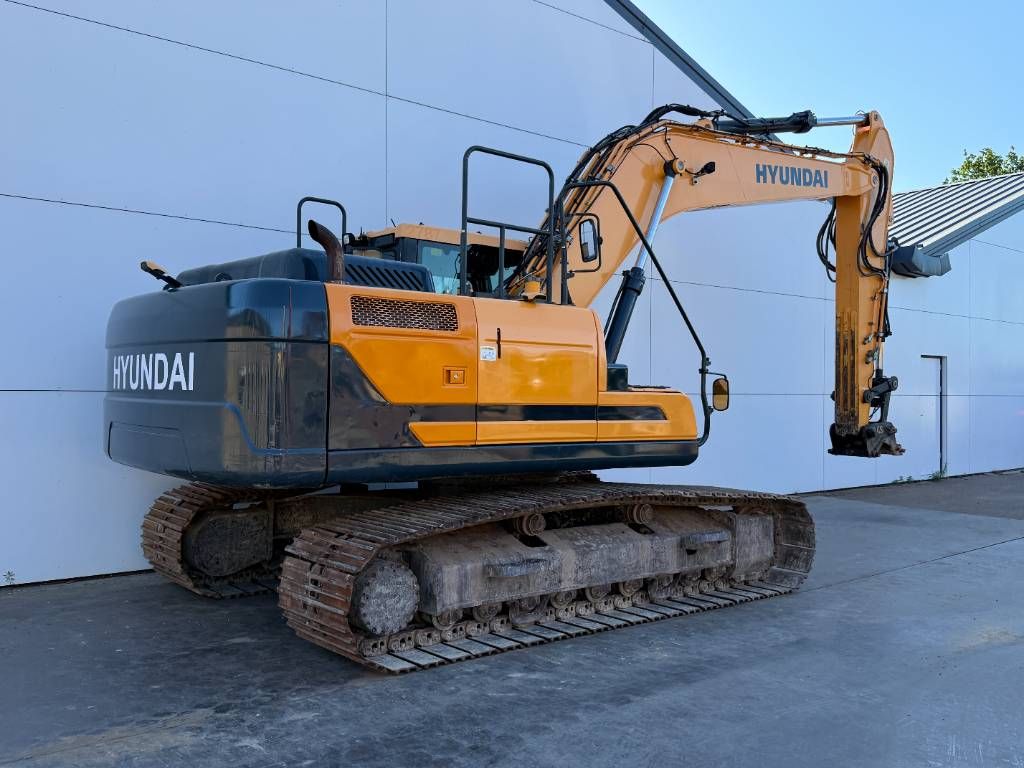 Hyundai HX220L - 360&deg; Camera / Automatic Greasing