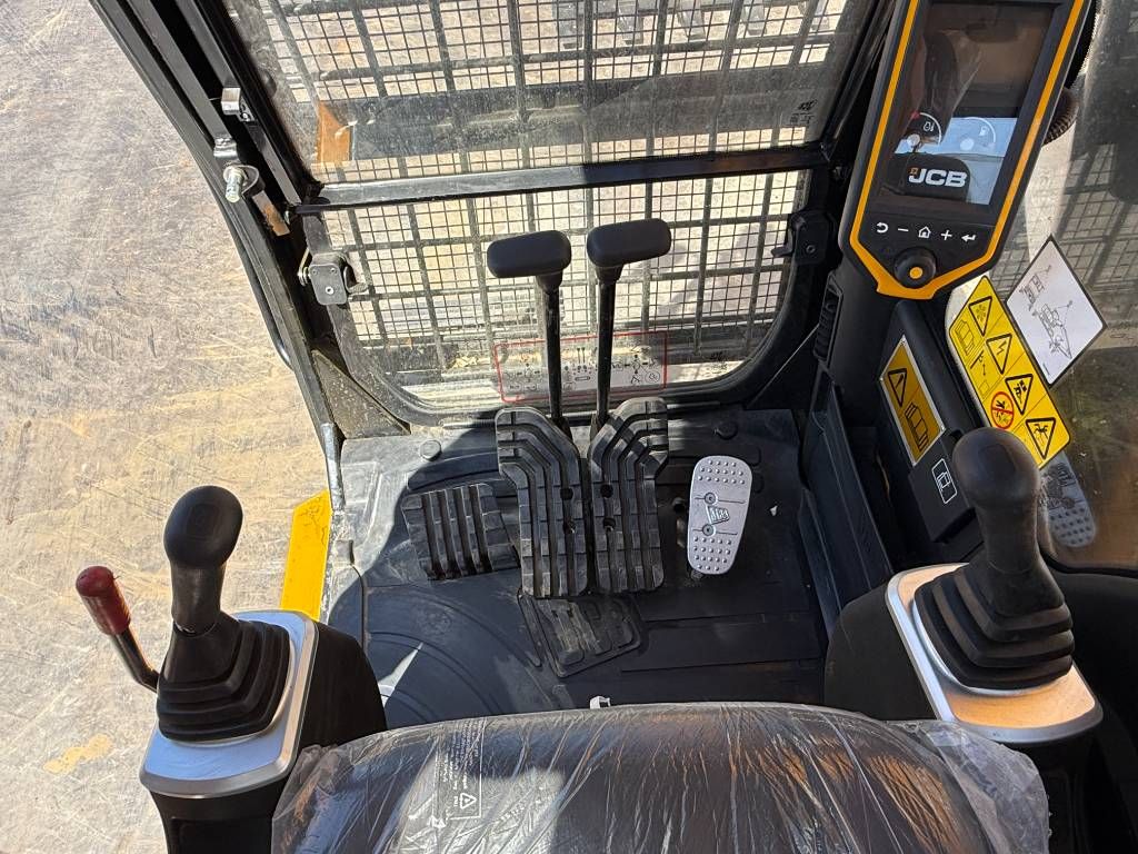 JCB JS385LC - BRAND NEW / Hammer Lines