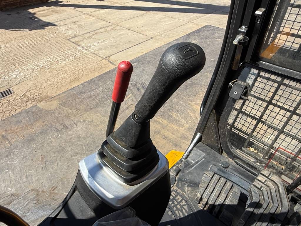 JCB JS385LC - BRAND NEW / Hammer Lines