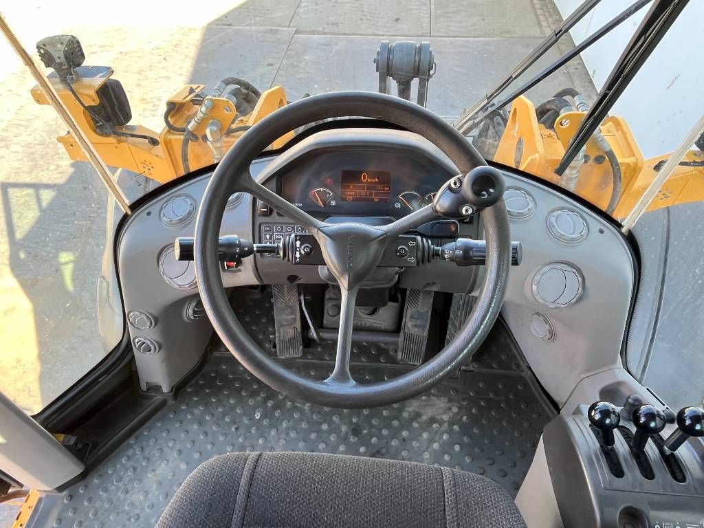 Volvo L70G - Quick Coupler / 3th Function