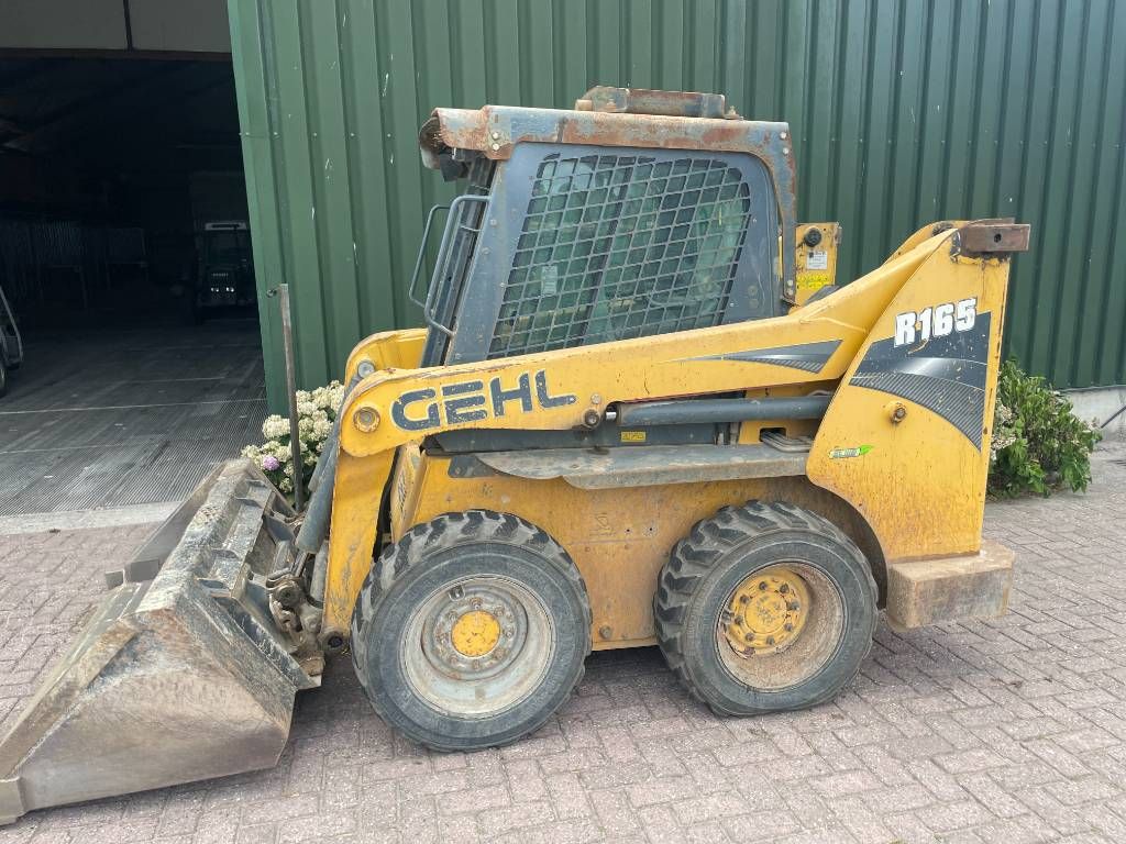 Gehl R 165 skidster bobcat