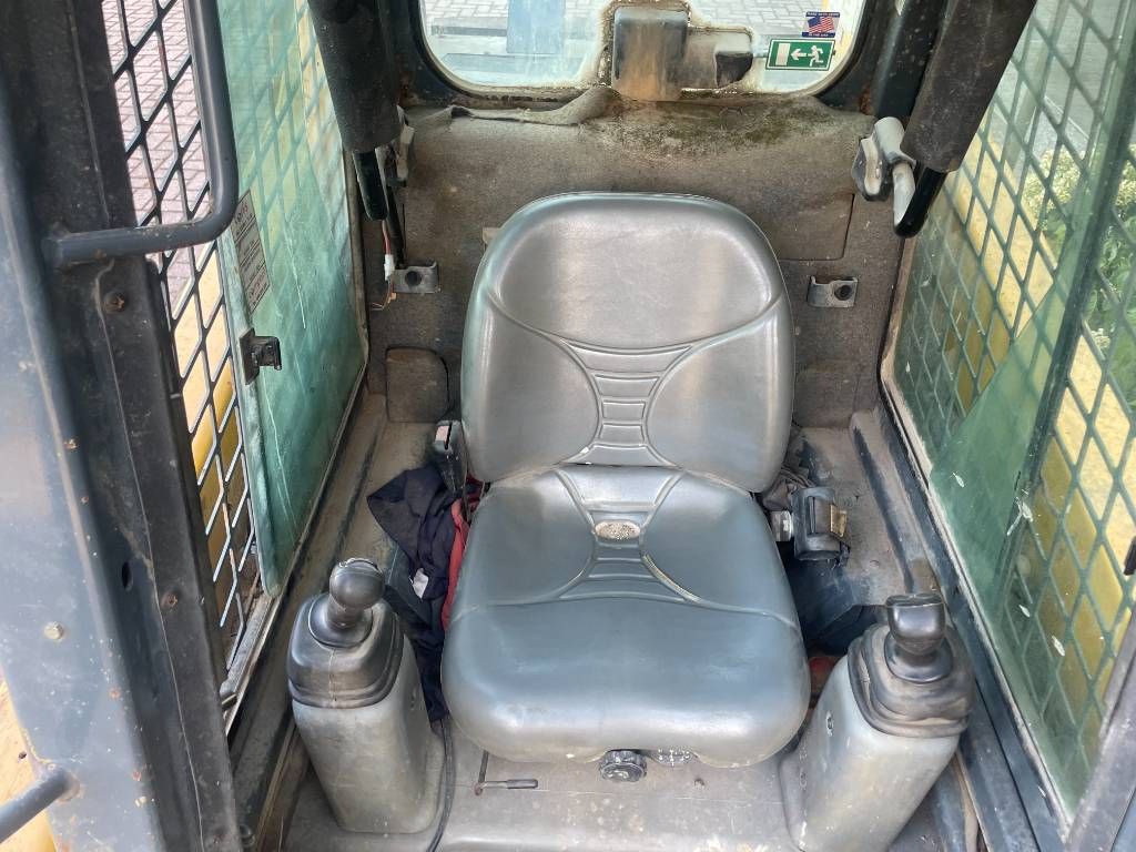 Gehl R 165 skidster bobcat