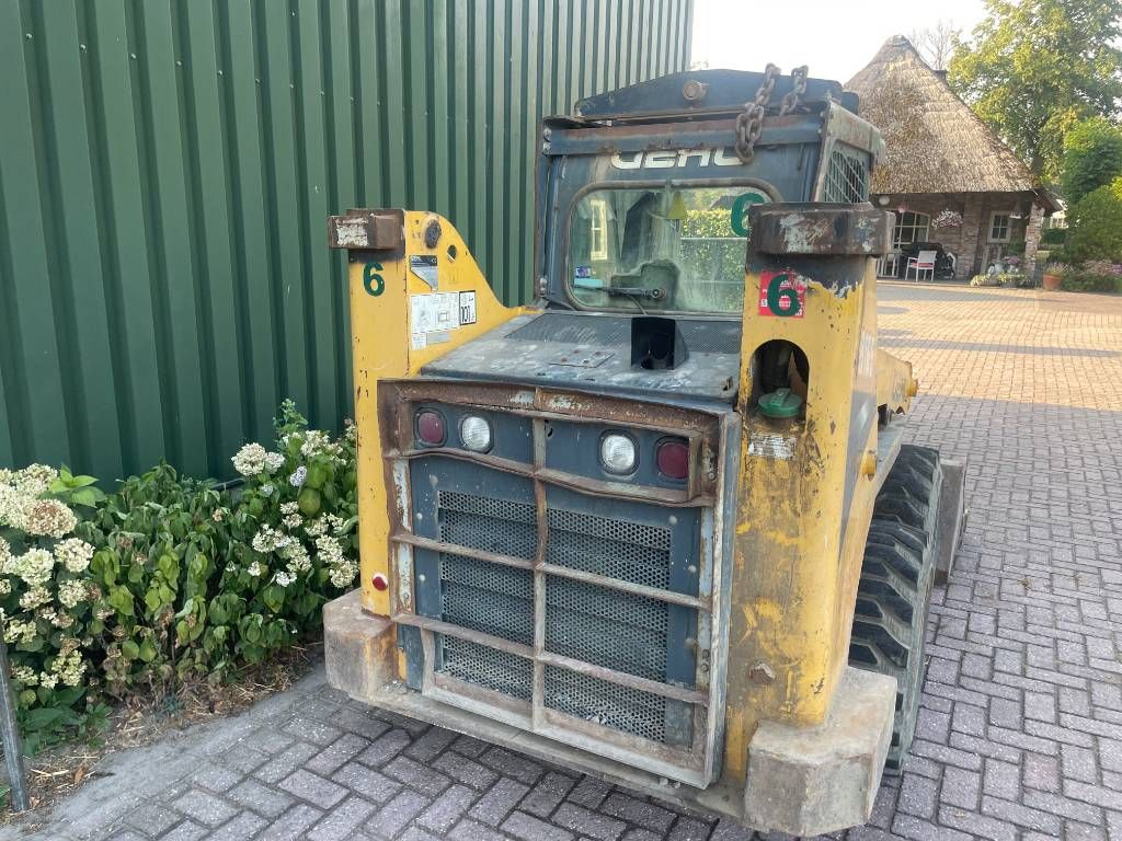 Gehl R 165 skidster bobcat
