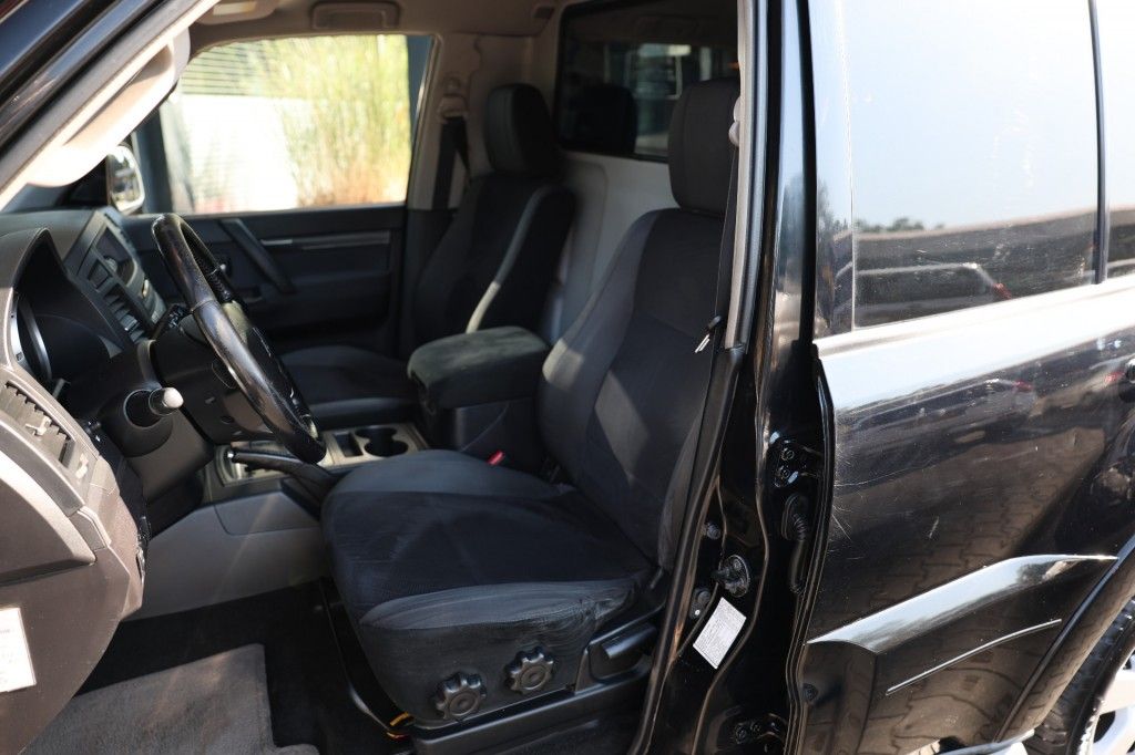 Mitsubishi Pajero 3.2 DID 5DRS A/T VAN
