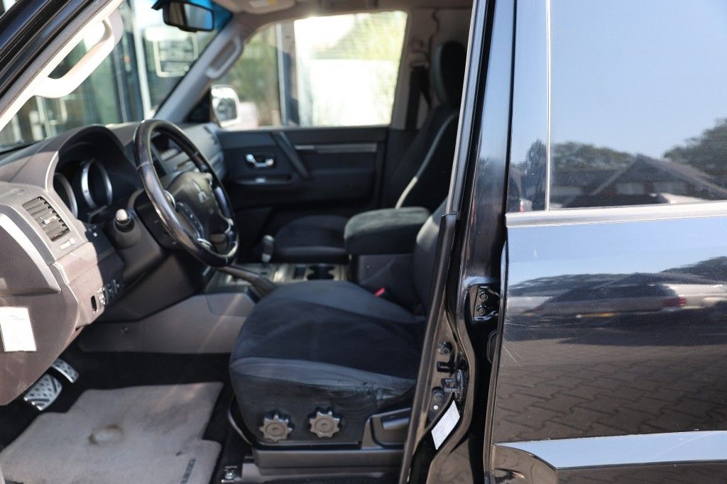 Mitsubishi Pajero 3.2 DID 5DRS A/T VAN
