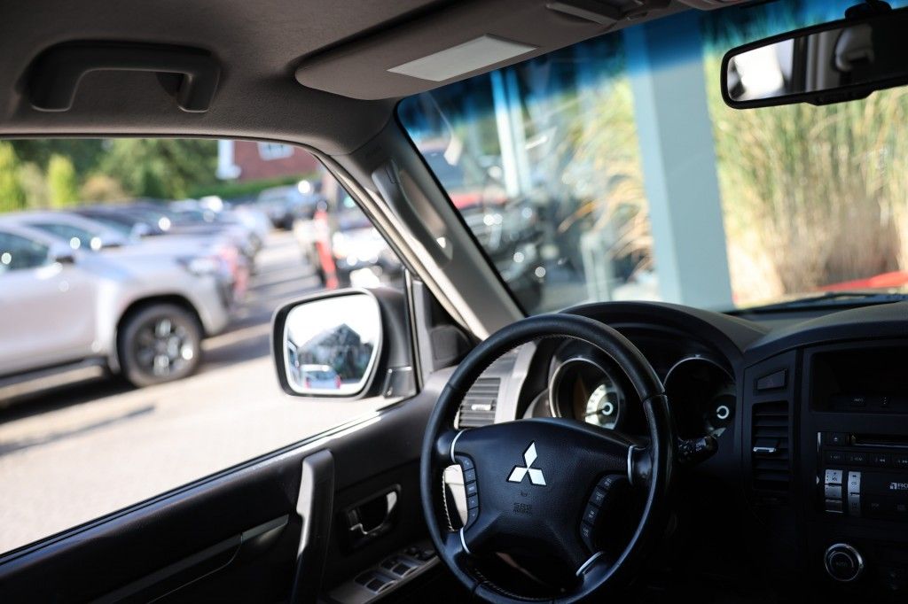 Mitsubishi Pajero 3.2 DID 5DRS A/T VAN
