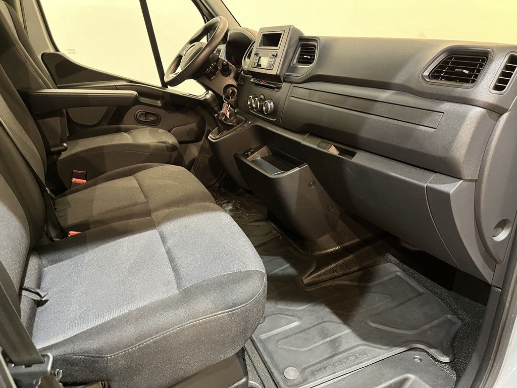 Renault Master 2.3 dCi 145 PK L3 Open Laadbak / Fassi Kraan / Euro 6 / Airco / Trekhaak / Cruise Control / 3-Zits / 20.200 KM !!