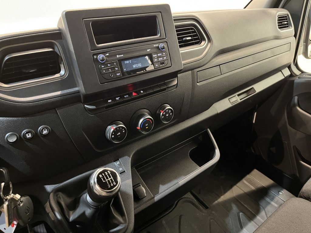 Renault Master 2.3 dCi 145 PK L3 Open Laadbak / Fassi Kraan / Euro 6 / Airco / Trekhaak / Cruise Control / 3-Zits / 20.200 KM !!