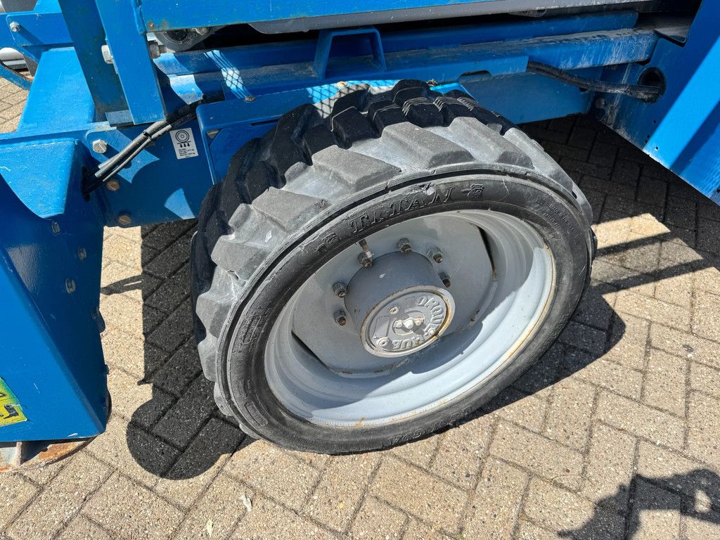 Genie GS4390 RT GS4390 RT Ruwterrein schaarhoogwerker schaarlift (2008)
