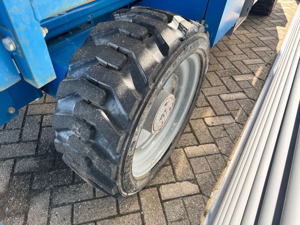 Genie GS4390 RT GS4390 RT Ruwterrein schaarhoogwerker schaarlift (2008)