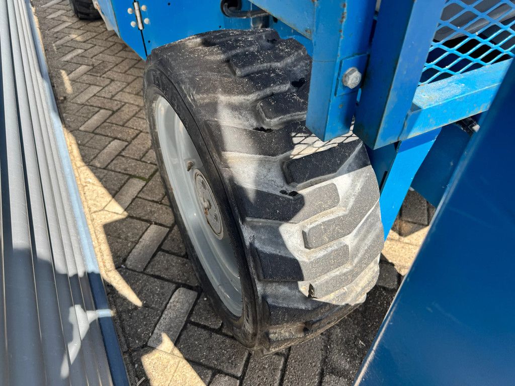 Genie GS4390 RT GS4390 RT Ruwterrein schaarhoogwerker schaarlift (2008)