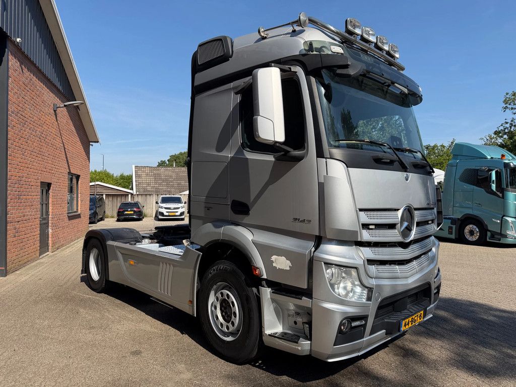 Mercedes-Benz Actros 2142 4X2 Hydraulic NL Truck
