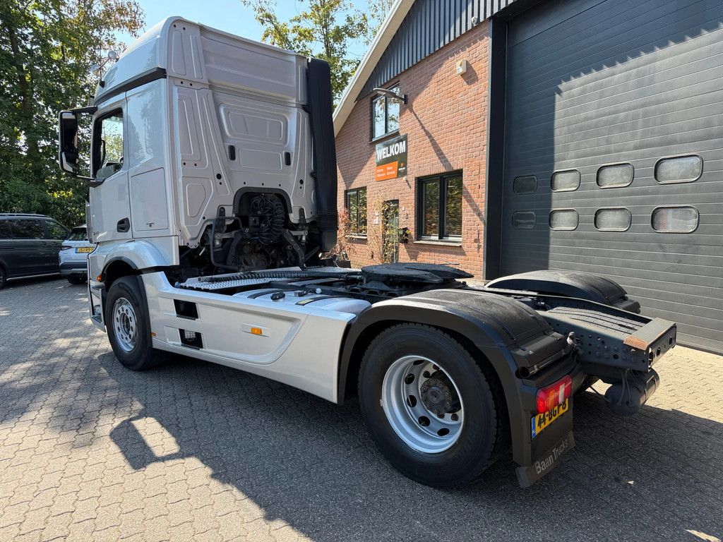 Mercedes-Benz Actros 2142 4X2 Hydraulic NL Truck