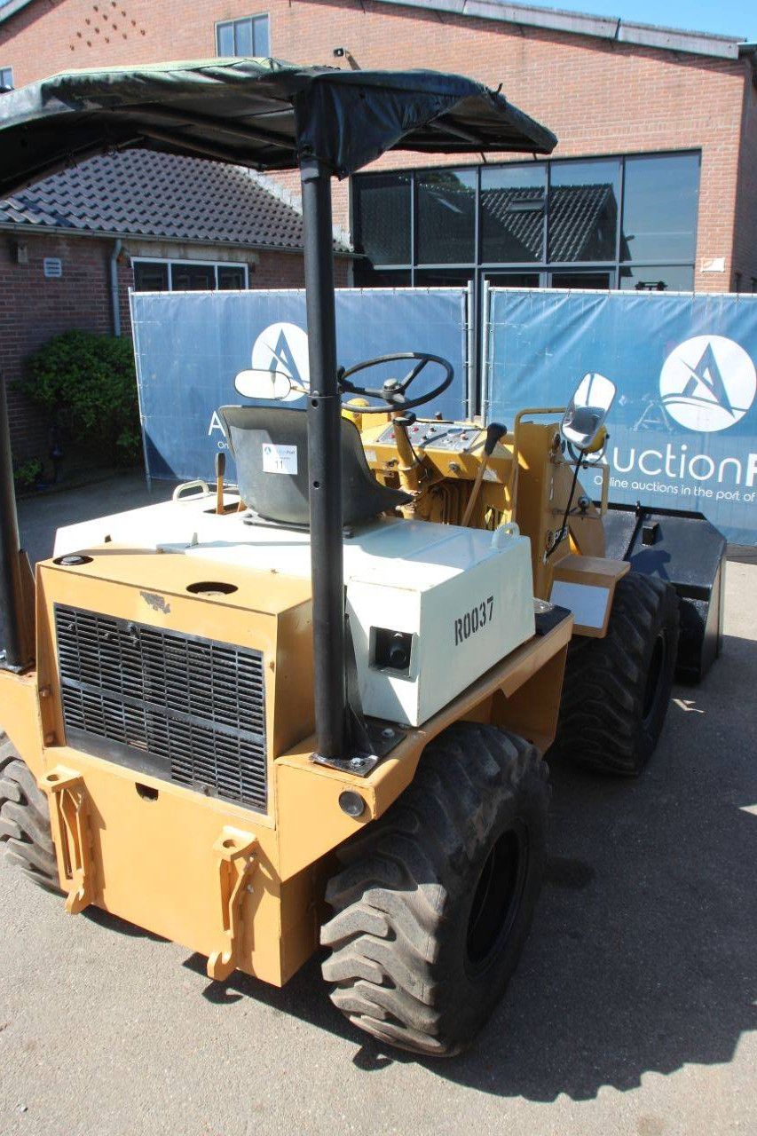 Wheel loader TCM 808 Diesel 28 HP