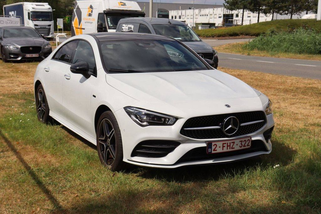 Pkw Mercedes-Benz CLA 250e EQ Power Benzin/Elektro Plug-in-Hybrid 160 PS 2020 (Marge)