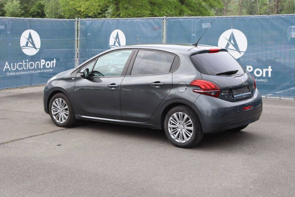 Passenger car Peugeot 208 Petrol 82hp 2016 (Margin)