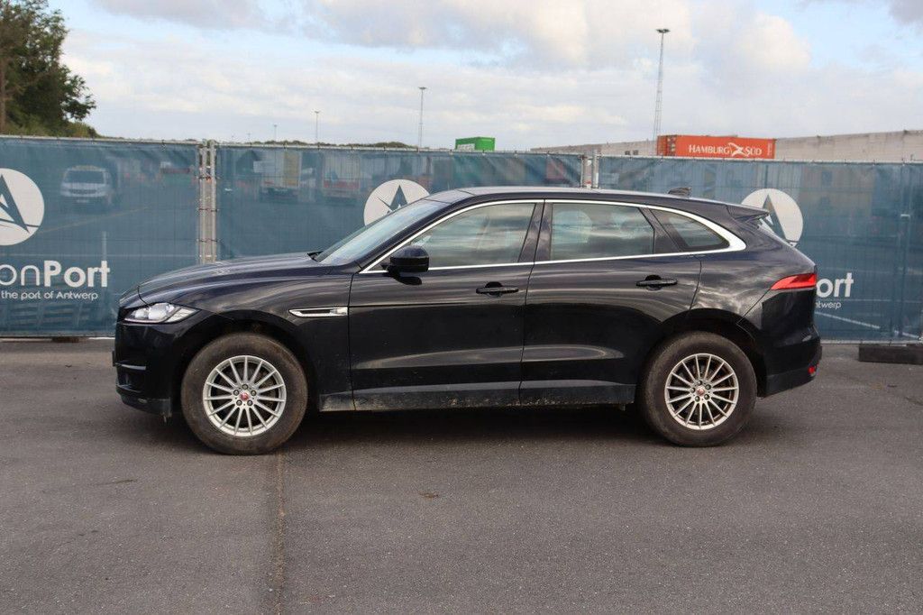 SUV Jaguar F-Pace Diesel 180hp 2018 (Margin)