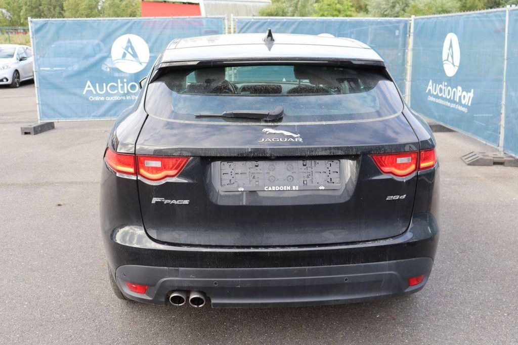 SUV Jaguar F-Pace Diesel 180hp 2018 (Margin)