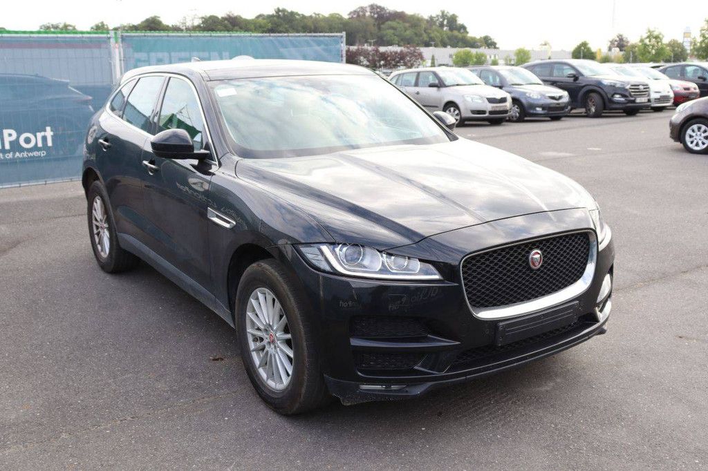 SUV Jaguar F-Pace Diesel 180hp 2018 (Margin)