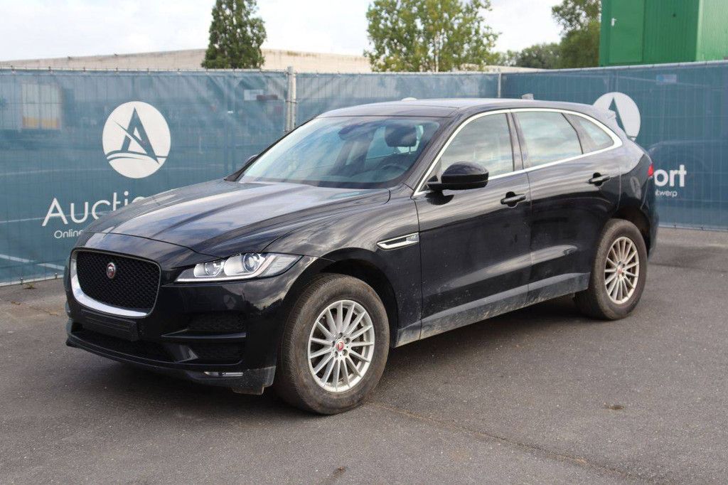 SUV Jaguar F-Pace Diesel 180hp 2018 (Margin)