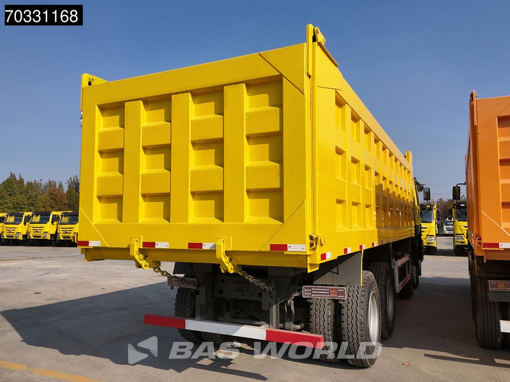 Sinotruk HOWO 371 8X4 Refurbished! 80T Full steel Airco Manual Euro 2