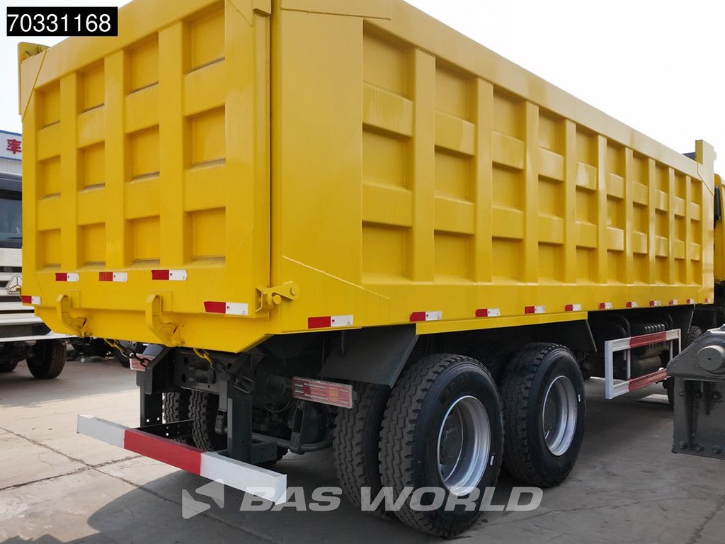 Sinotruk HOWO 371 8X4 Refurbished! 80T Full steel Airco Manual Euro 2