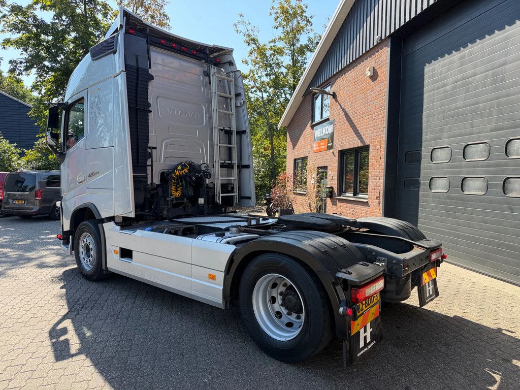 Volvo FH 420 4X2 Globetrotter Hydraulic NL Truck