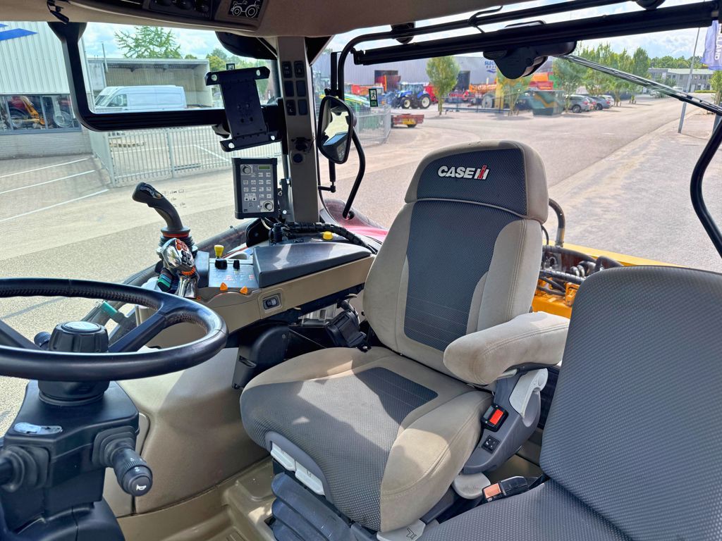 Case IH Puma 200 CVXDrive met Herder
